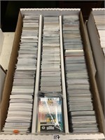 APPROX. 3000 SPORTS CARDS