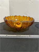 LARGE BOWL THREE FOOTED
