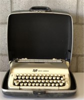 Vintage Smith-Corona Typewriter in case