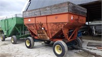 J&M 325bu gravity wagon w/wood extensions