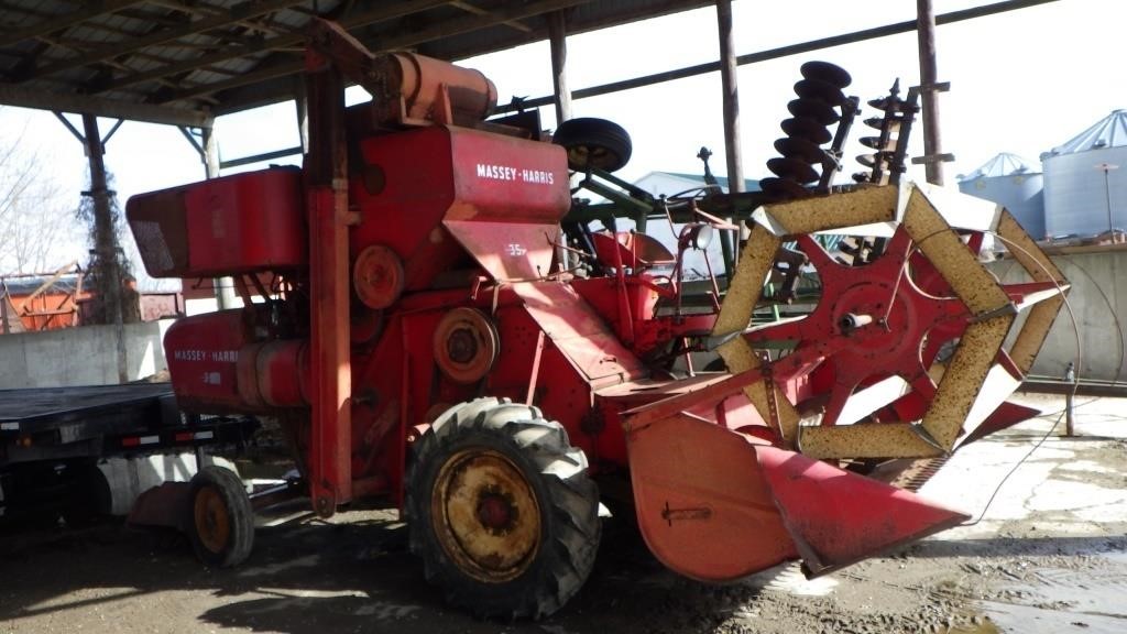 Massey Harris 35 Combine