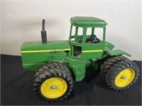 Ertl 1:16 Scale John Deere Toy Tractor