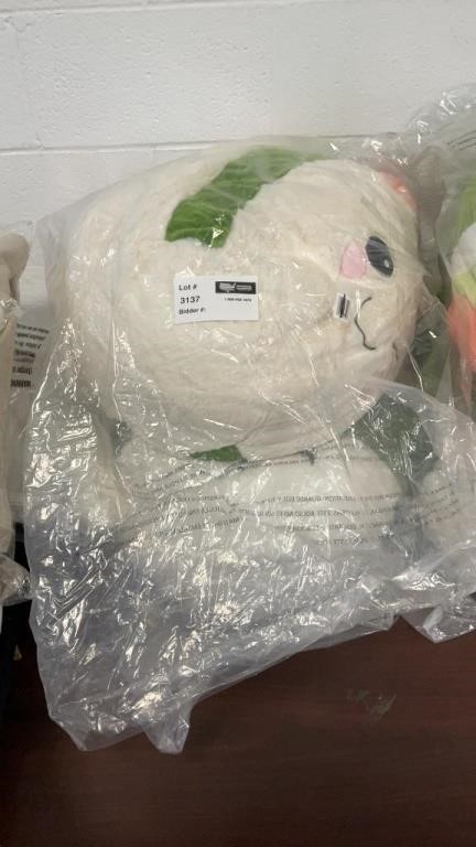 1 LOT, 2 Giant Stuffed Plushies