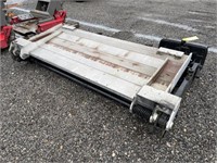 Maxon Tailgate lift off of Semi Truck Box