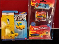 LOONEY TUNES & MINI HOT WHEELS