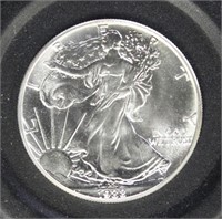 US Coins 1988 Silver Eagle, Uncirculated with some