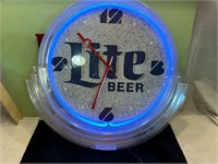 *MILLER LIGHT NEON CLOCK - WORKS