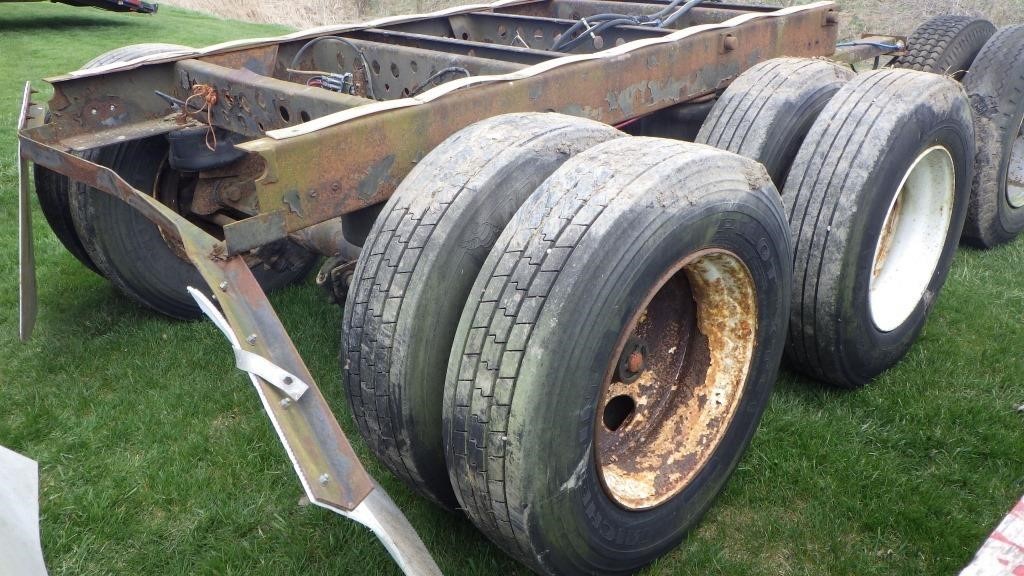 tandem truck axle