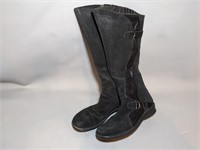 Womens Size 8 Clarks Boots