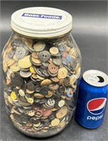 Vintage Buttons 7.6 Pounds in Large Jar