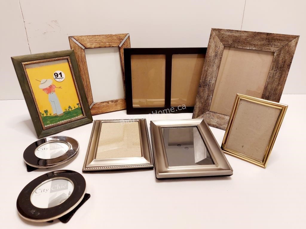 PHOTO FRAMES