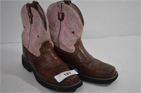 Ladies Pink Justin Gypsy Boots. One Pull Up Strap
