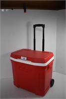Igloo Rolling Ice Chest. Very Good Condition