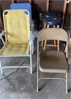 LAWN CHAIRS & STOOLS