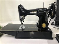 ANTIQUE FEATHER WEIGHT SEWING MACHINE   221-1