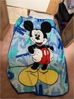 FLEECE MICKEY BLANKET, BATHROOM RUG, PILLOW