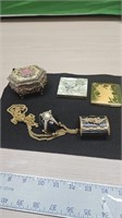 Trinket  boxes and compacts