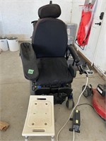 Quantum 6000Z electric wheel chair, with charger