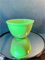 Fenton Jadeite (uranium) Pour Lip Mixing Bowl