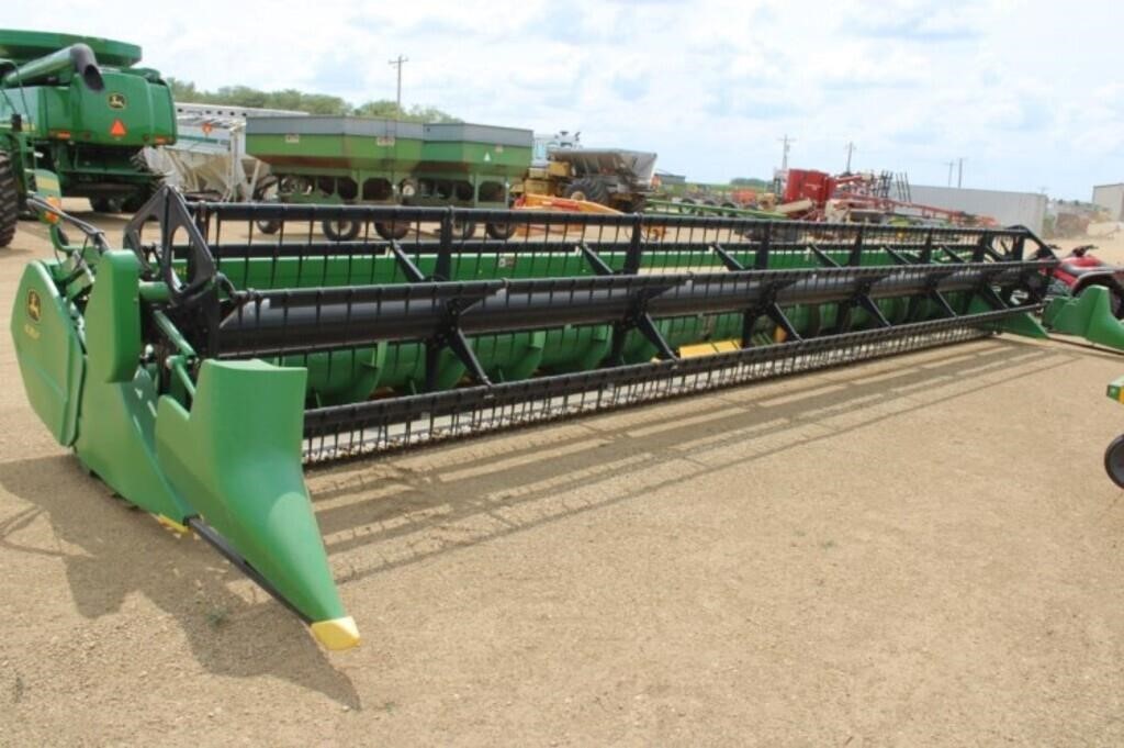 2009 JD 635F 35' Hydra Flex #F730133