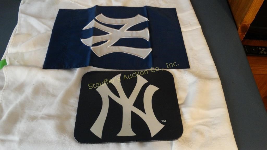 NY Yankees mouse pad & yard flag