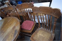 Farmhouse Kitchen Table And Chairs