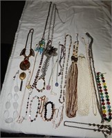 Necklaces Bracelets & Rosary Beads Costume Jewelry