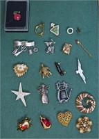 Lot Brooches