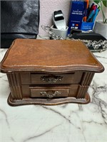 Jewelry box