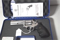 Smith & Wesson 357 Magnum Revolver w/ Case& Manual