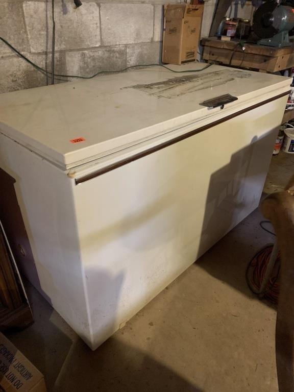 Gibson chest freezer, untested. BUYER RESPONSIBLE