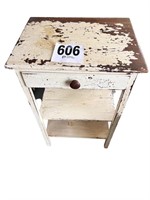 Vintage Side Table(Garage)