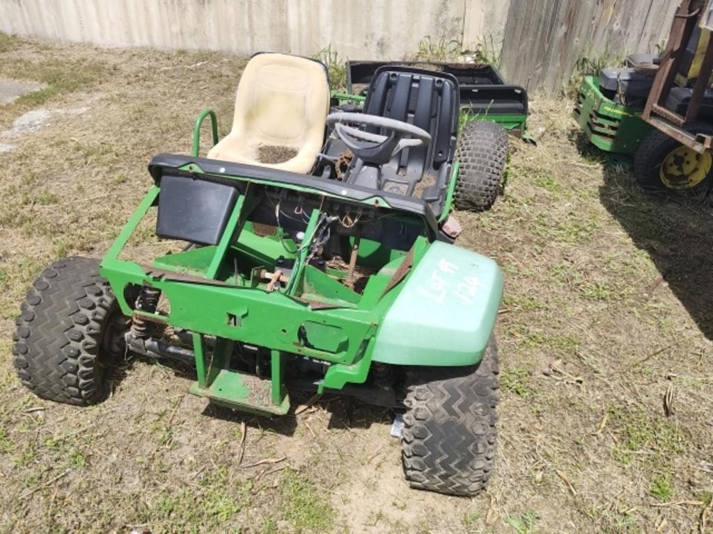 John Deere Gator