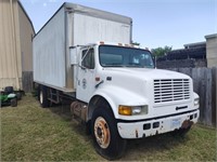 2000 International Heavy Truck  4700 T444E Diesel