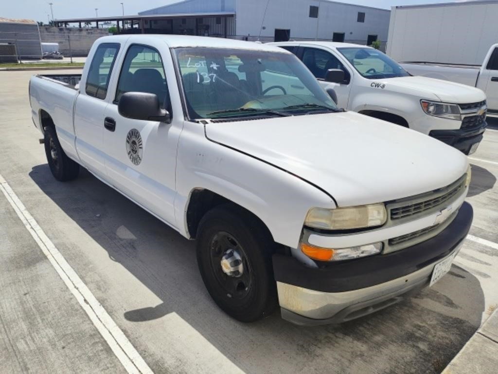 2001 White Chevy Silverado 1500