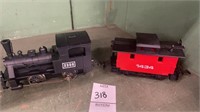 HO scale train cars- lot of 2