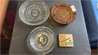 Vintage glass ashtrays & Henri Wintermans tin-