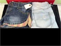 2 PR. SIZE 5 SHORTS