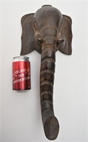 Tête d'éléphant murale en bois sculpté,