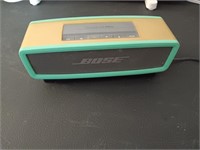 Bose mini sound link with stand.