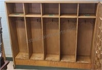 Coat cubbies. 57½×12½×65. Attached to wall. Buyer