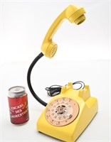 *Téléphone à roulette vintage converti en lampe