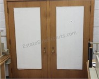 Double interior closet doors. 79×82. Includes