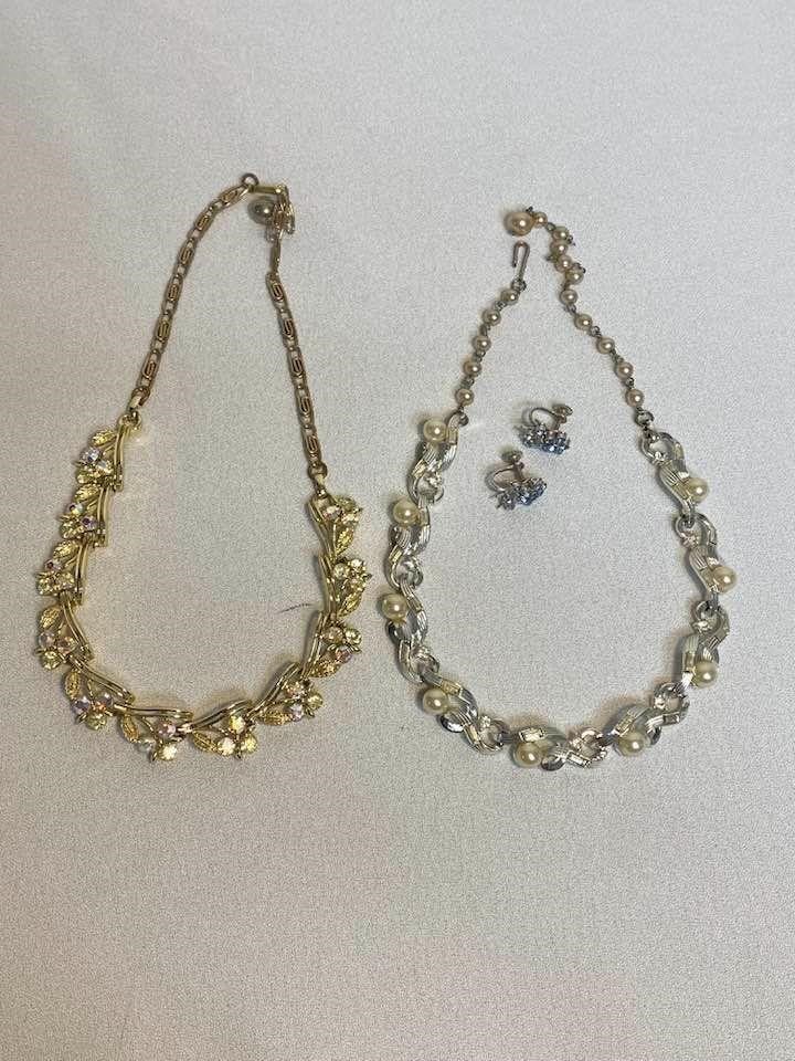 2 Vintage Lisner Necklaces