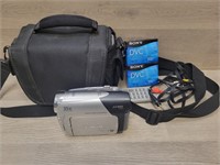 Canon ZR850 Mini DV Camcorder w/ Access.