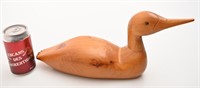 *Canard en bois sculpté