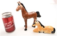 2 figurines chevaux en porcelaine,