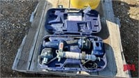 Lincoln Grease Gun W/ 2 18v batteries  & Charger
