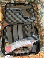 GLOCK 17 GENN 9MM LIKE NEW IN CASE