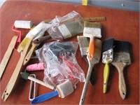 Misc lot of paint brushes-clean and useable